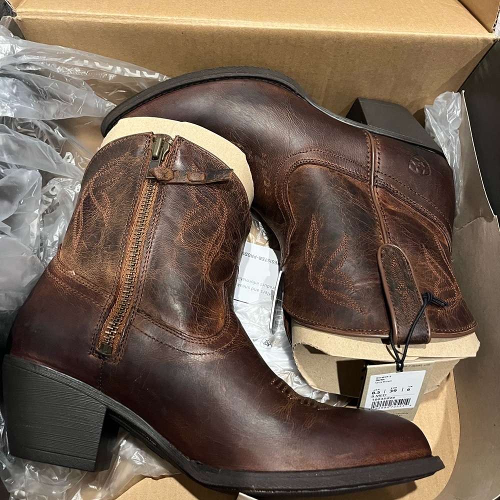 New Ariat Darlin Boots